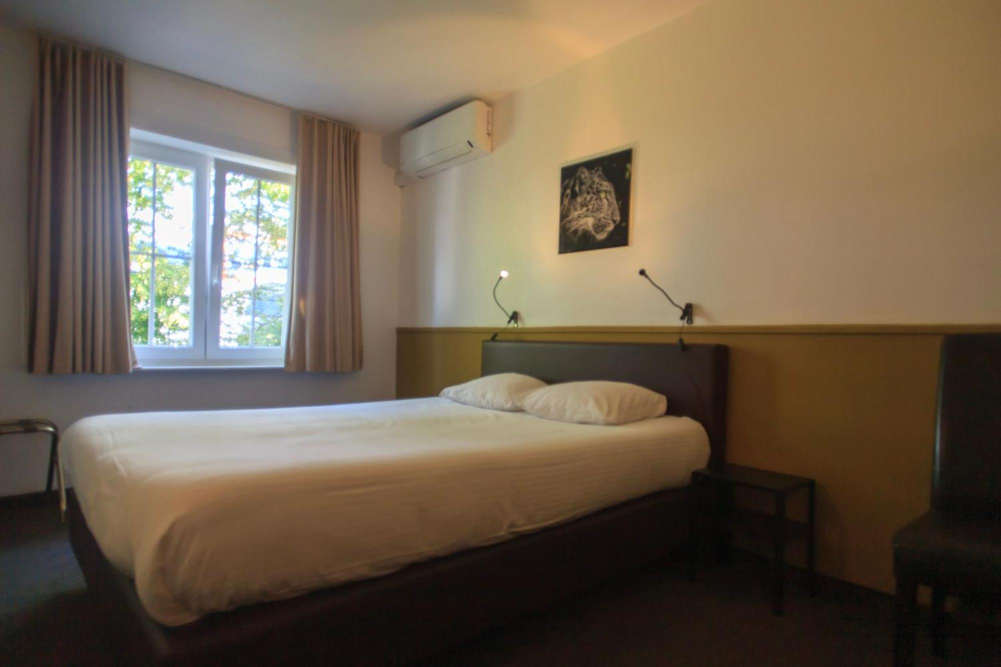St-Janshof Hotel Waregem Bagian luar foto