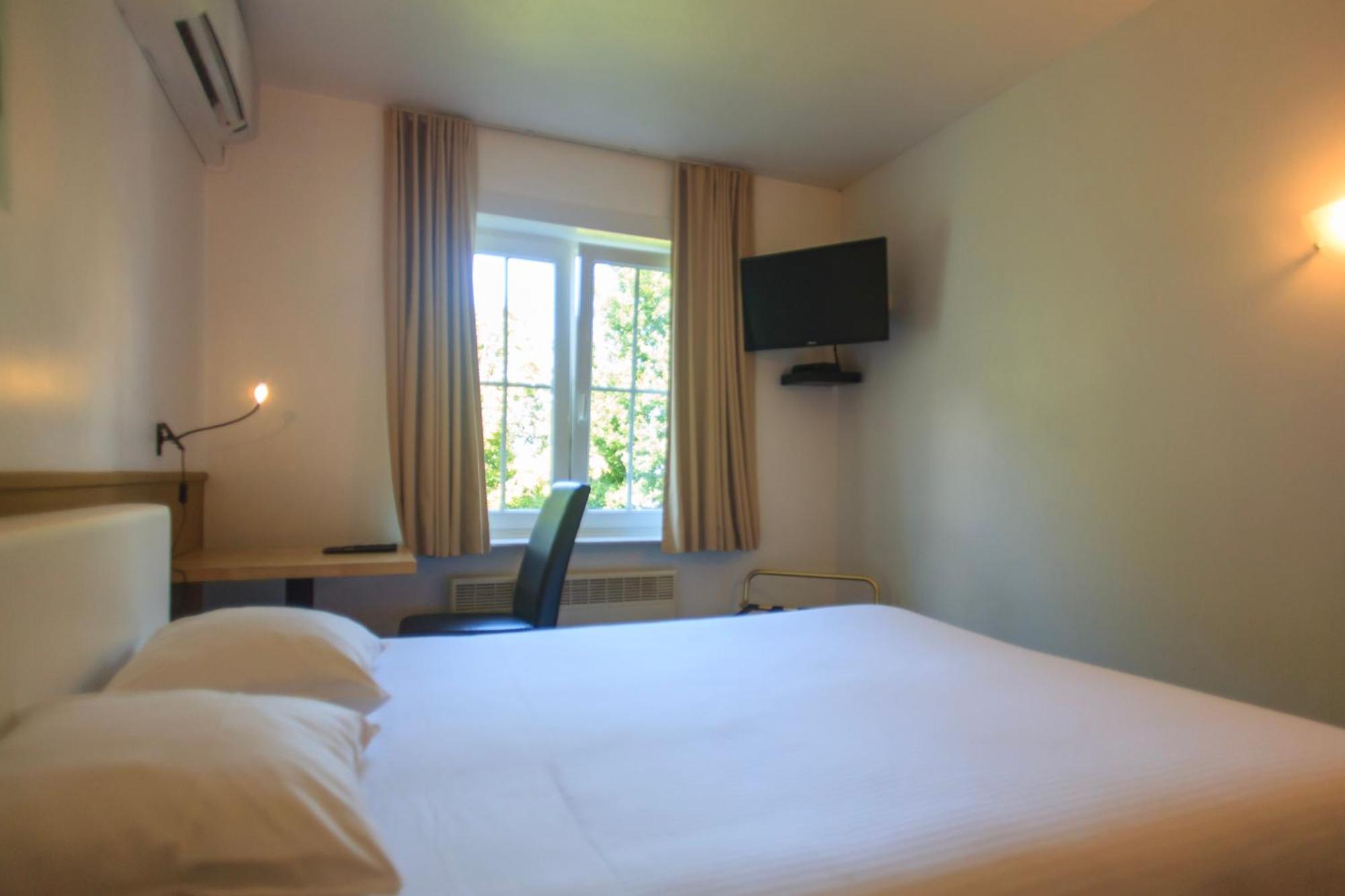 St-Janshof Hotel Waregem Bagian luar foto