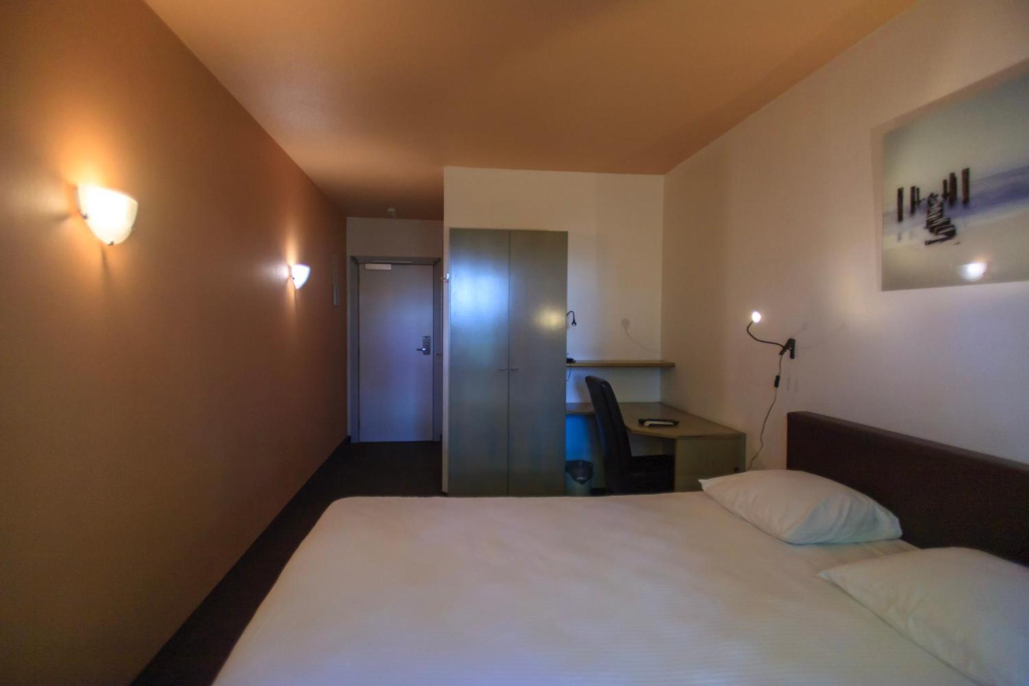 St-Janshof Hotel Waregem Bagian luar foto