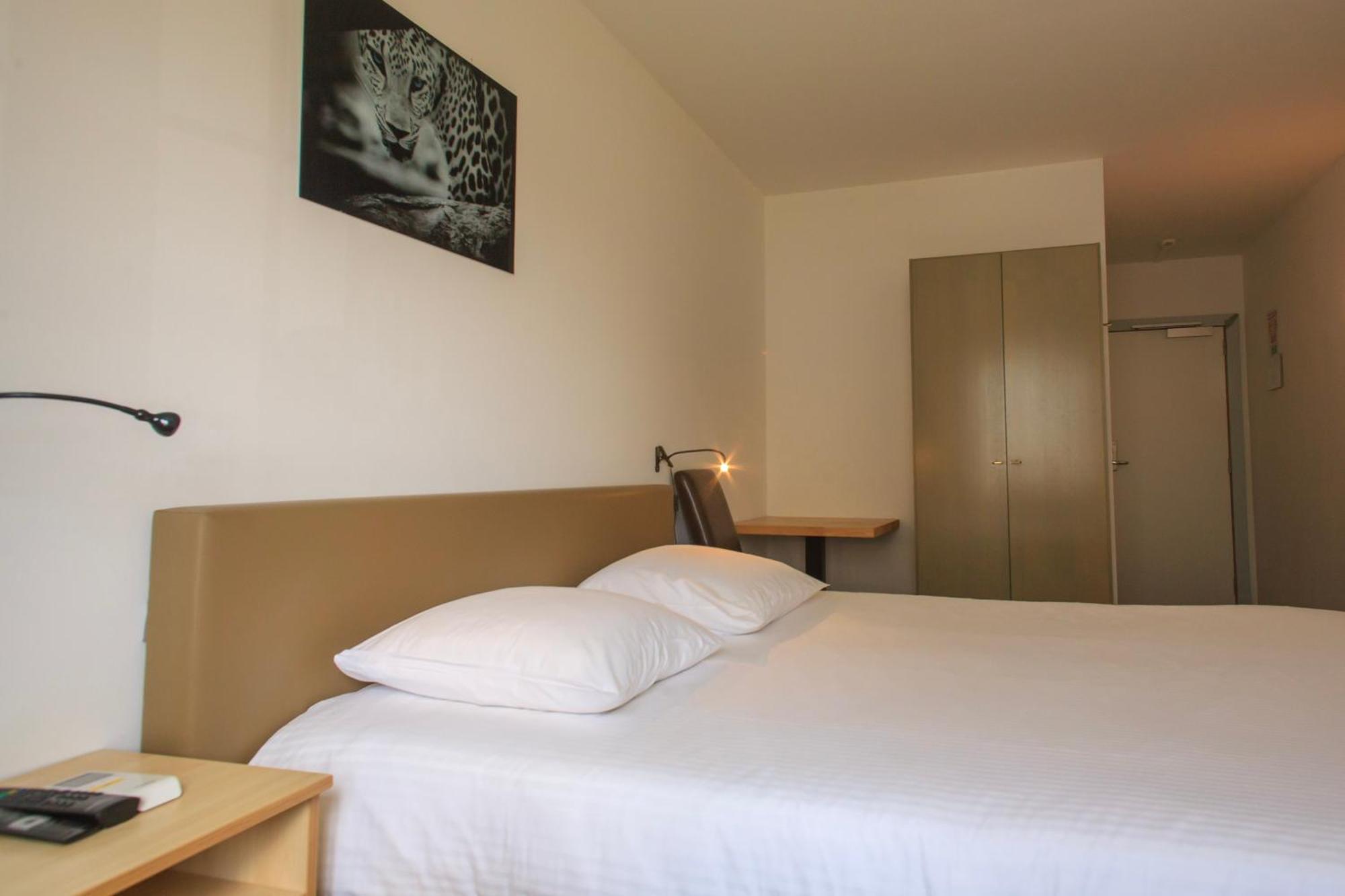St-Janshof Hotel Waregem Bagian luar foto